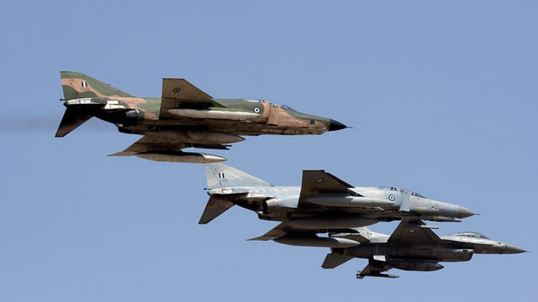 Παραβιάσεις από τουρκικά μαχητικά και εικονική αερομαχία πάνω από το Αιγαίο